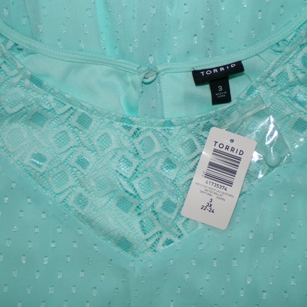 PLUS DRESS - Picture 7 of 10